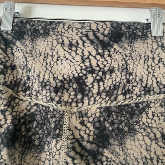 Varley full length snake print leggings size small - Picture 5 of 6